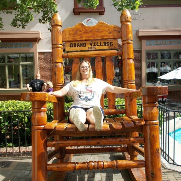 Meet your Posher, Connie - Picture 1 of 1